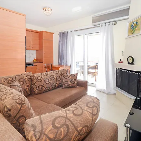 Olga House 2 Bedrooms 6 Guests Апартаменты