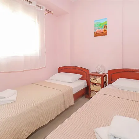 Olga House 2 Bedrooms 6 Guests